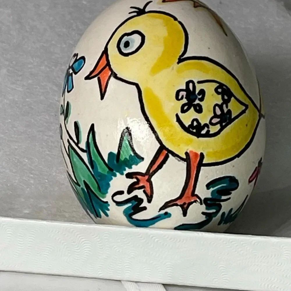 Vintage Peg McCarthy folk Art hand decorated Egg signed